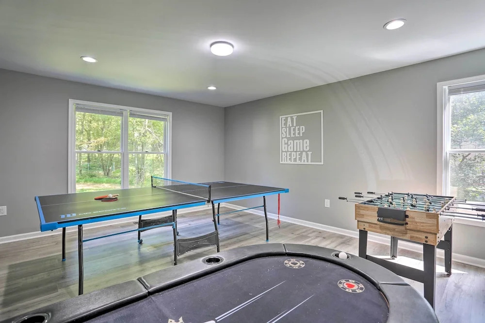 Scotron Home W/game Room - 5 Miles to Skiing!