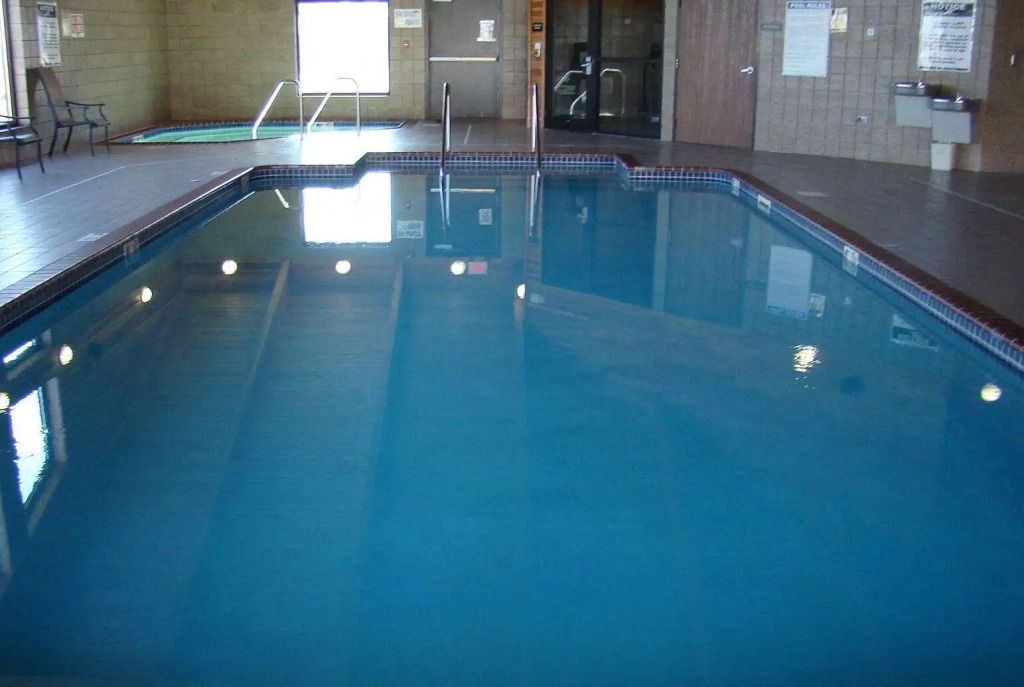 AmericInn by Wyndham Kewanee