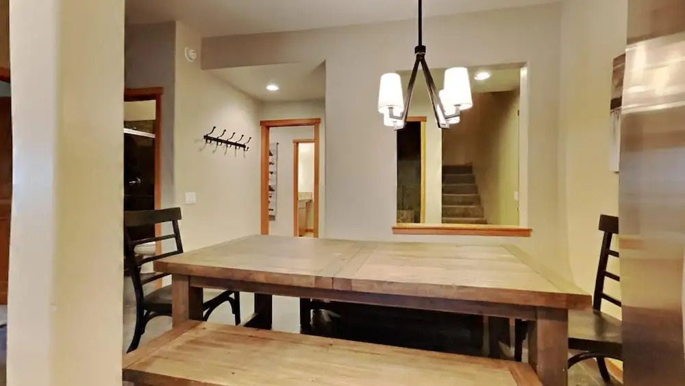 St, Anton Street View 2-Bedroom Condo with full kitchen