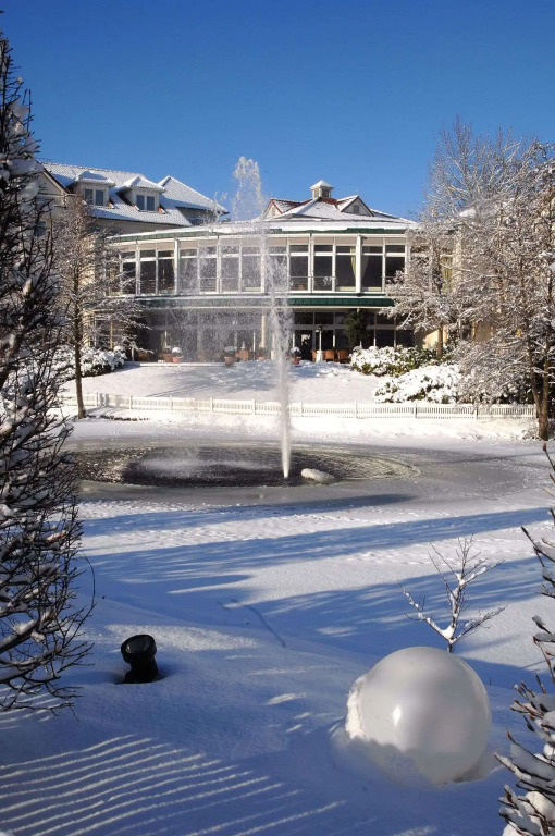 COURT HOTEL