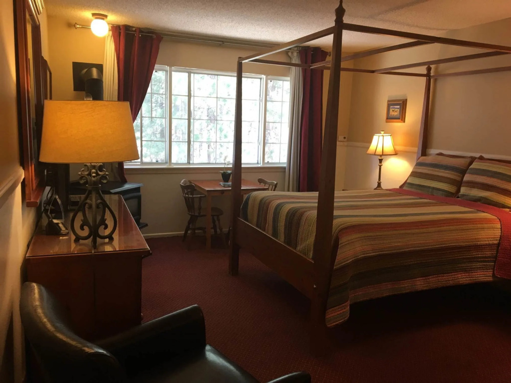 Cinnamon Bear Inn