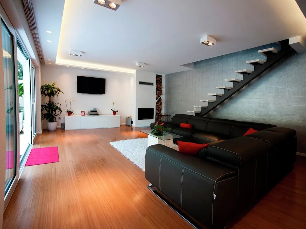 Modern Apartment with Private Pool in Split