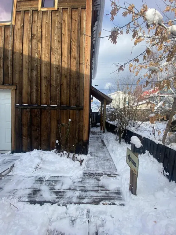 Downtown Whitehorse - Treehouse