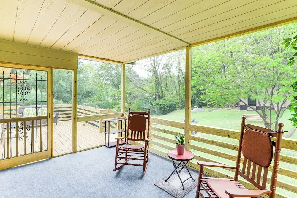 3 Mi to Dtwn Asheville: Duplex w/ Spacious Yard!