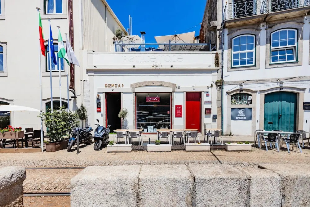 Porto City Holidays by Douro River