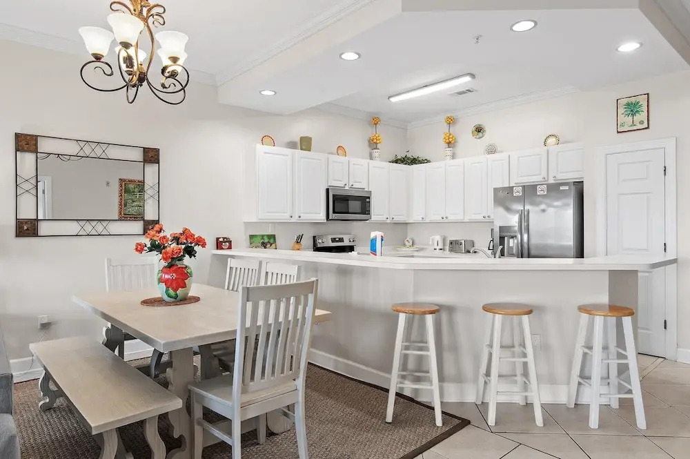 Pavilion Palms 205b