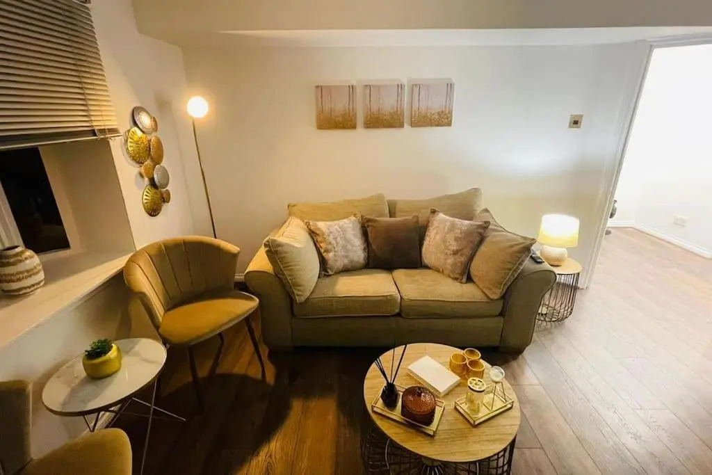 Lavish modern 1 bedroom Apt close to city centre