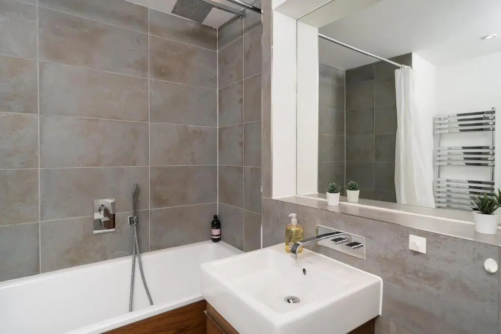 NEW 2 Bedr 3 Beds 2,5 Bath COVENT GARDEN