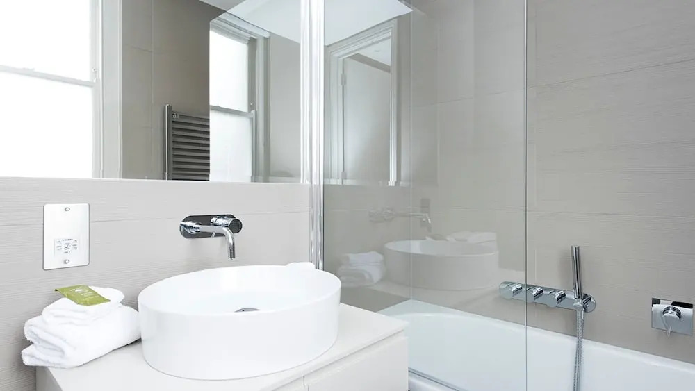 Bright and Modern 1BR flat in West London