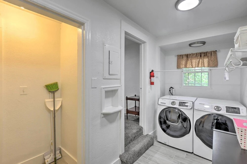 Trendy Denver Getaway ~ 4 Mi to Downtown!