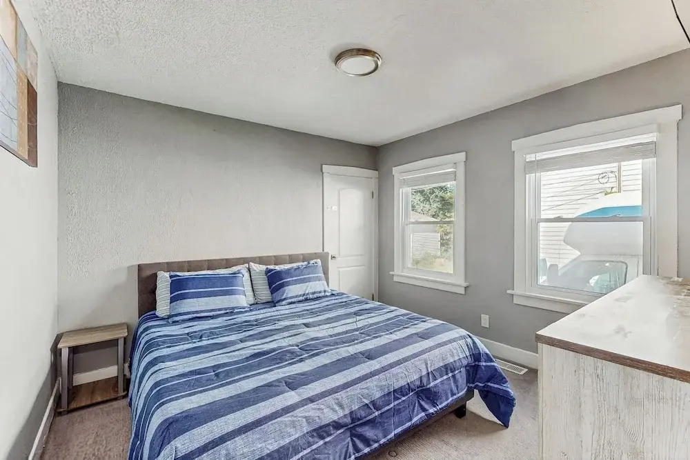 Group-friendly Michigan City Retreat Near Beach!