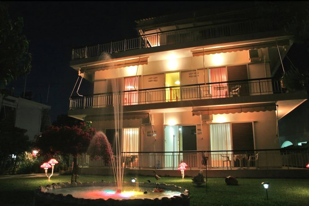 Akrogiali Beach Rooms