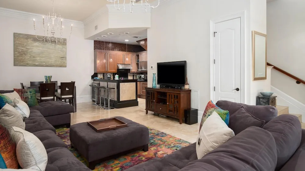 Le Jardin 158 - 3BR 3.5ba -