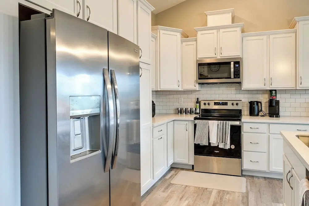 Ocean Shores Home w/ Game Room - Walk to Beaches
