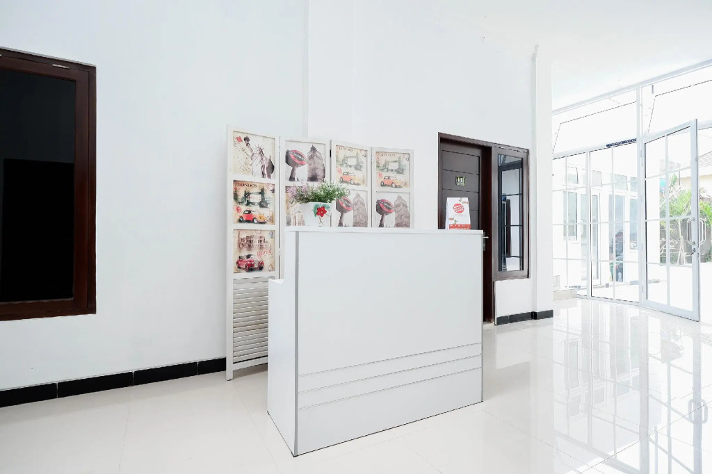 OYO 1611 Four D'home