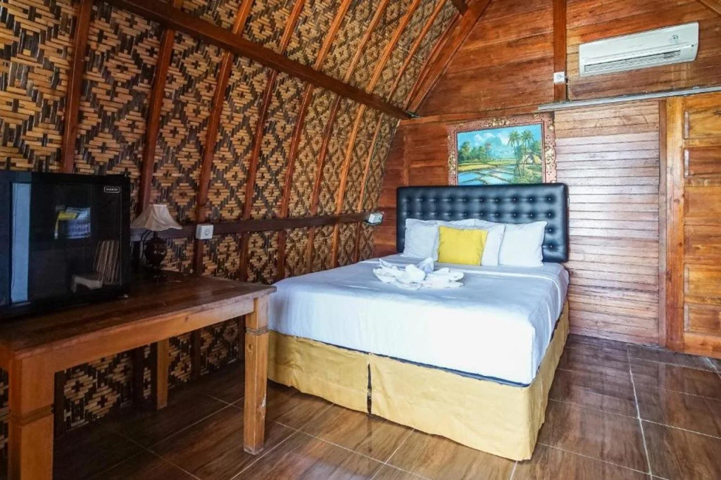 Road Beach Villa