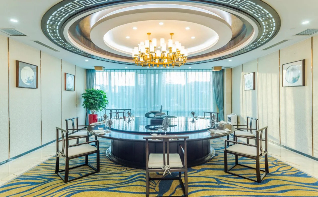 Hundred Hotel