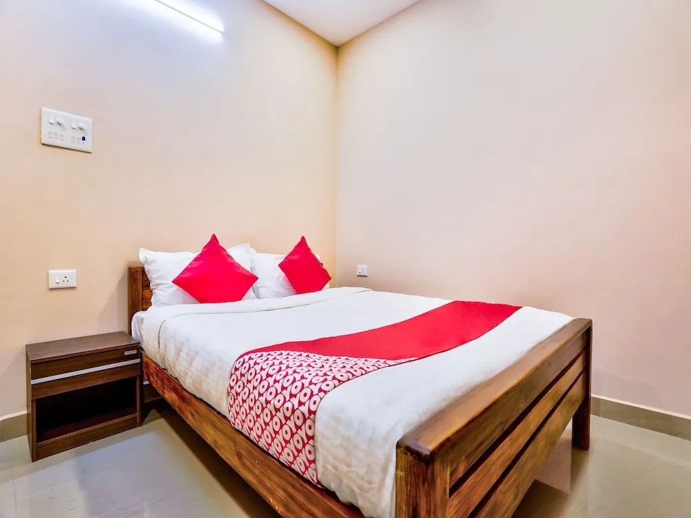 OYO 29878 Sri Abirami Inn