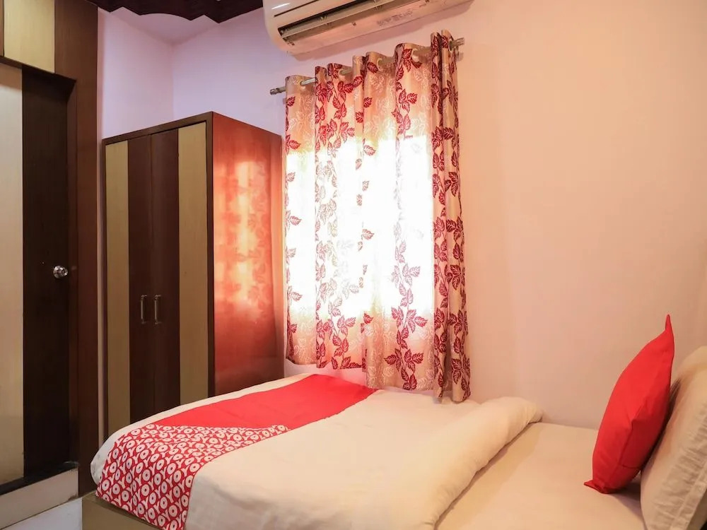 OYO Flagship 42122 Hotel Rahul