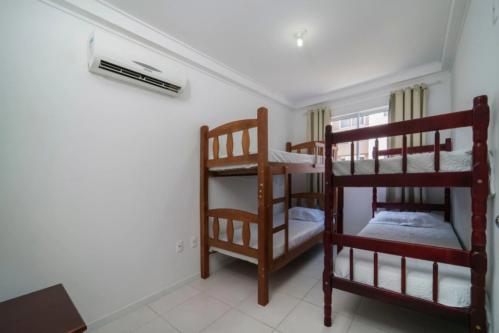 Apartamento para 06 pessoas em Bombas