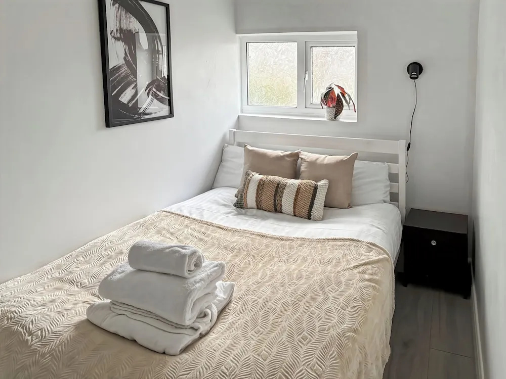 Cozy Hideaway With Hot Tub Sauna Sleeps 7