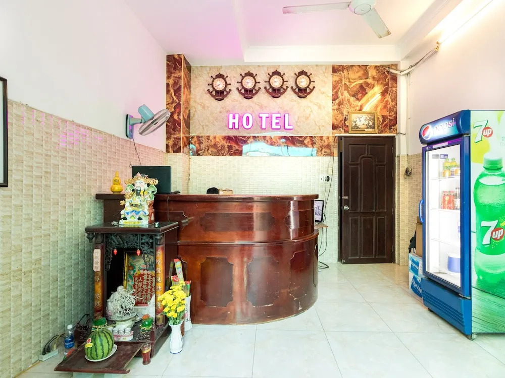 Huong Hotel by OYO Rooms