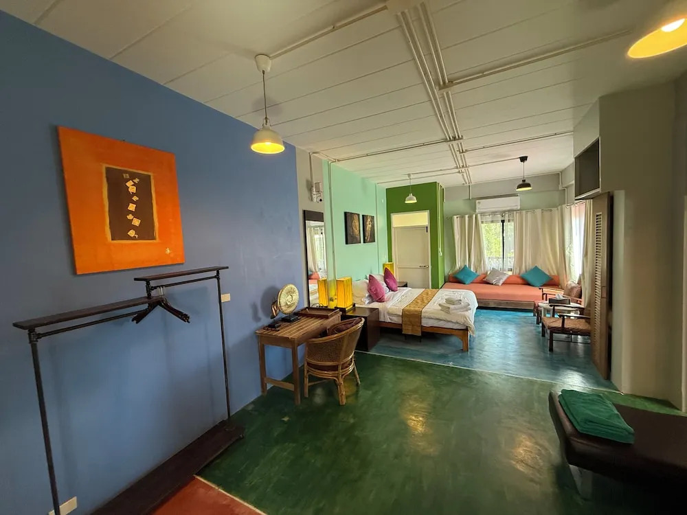 Golden Mango House