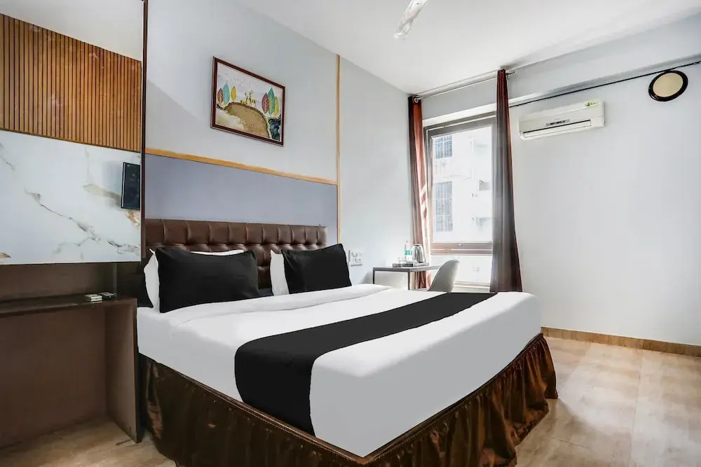 Stylish Stays Near Isbt Dehradun