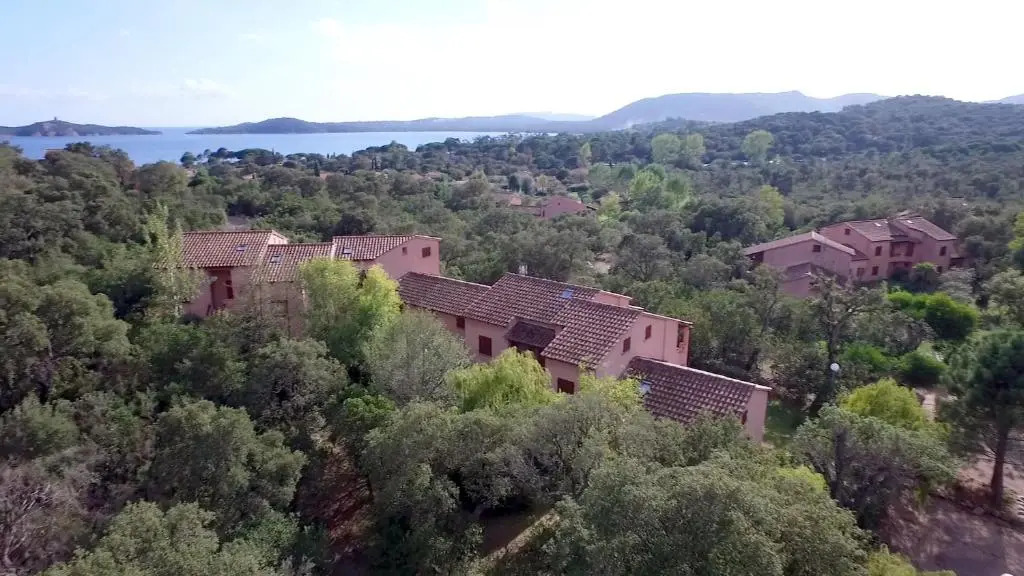 Three-room apartment for 6 people with air conditioning near Porto Vecchio