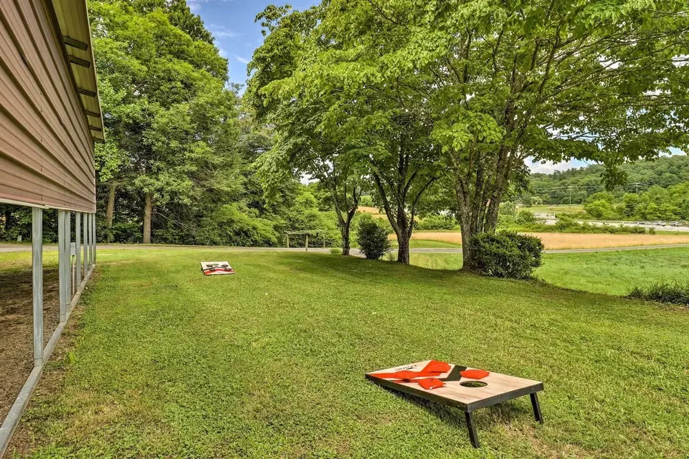 Charming Mills River Home w/ Porch & Yard!