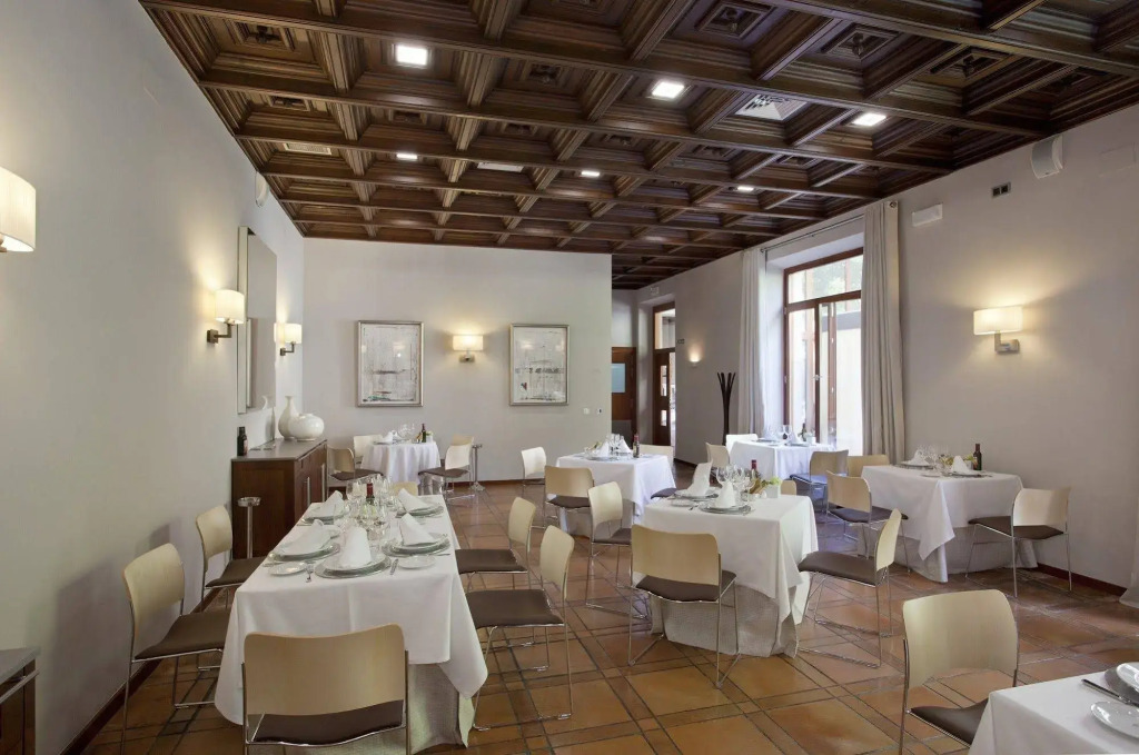 Отель Parador de Cáceres