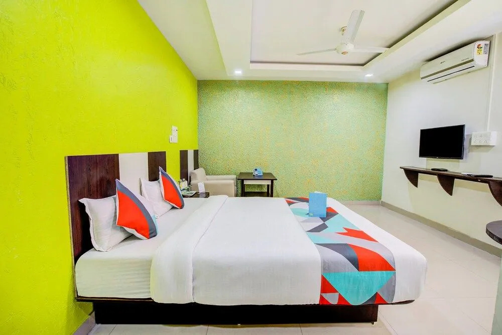 FabHotel Chirom Palace