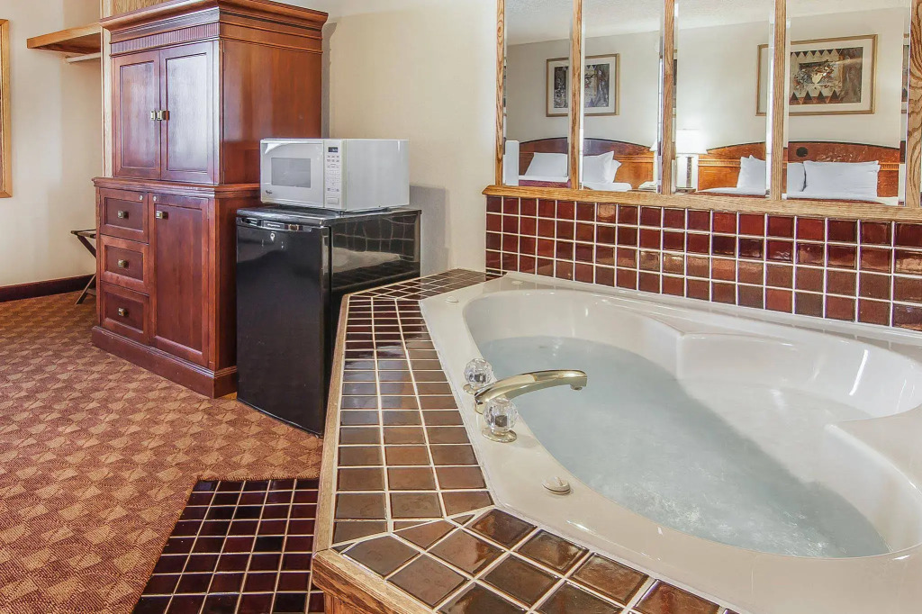 Econo Lodge Inn & Suites Madras