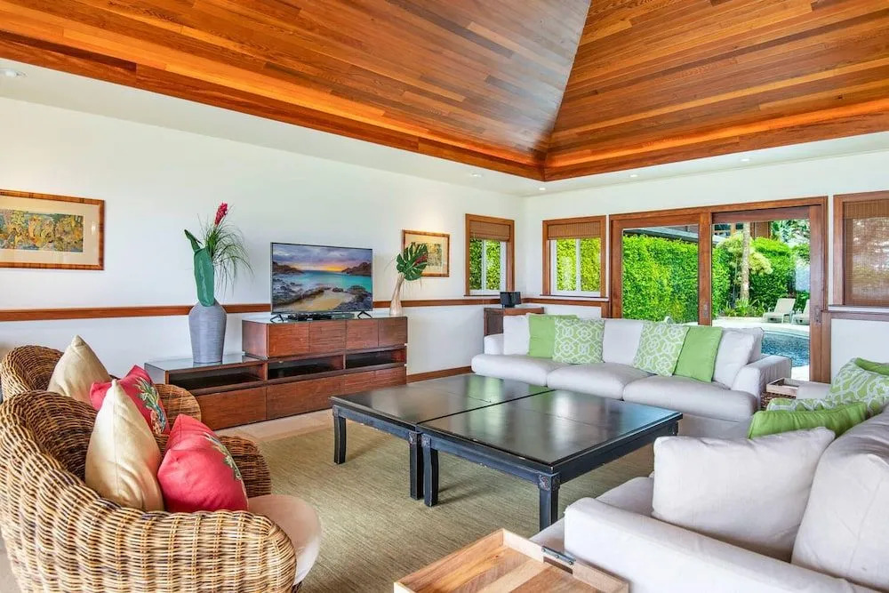 Diamond Head Tiki Estate
