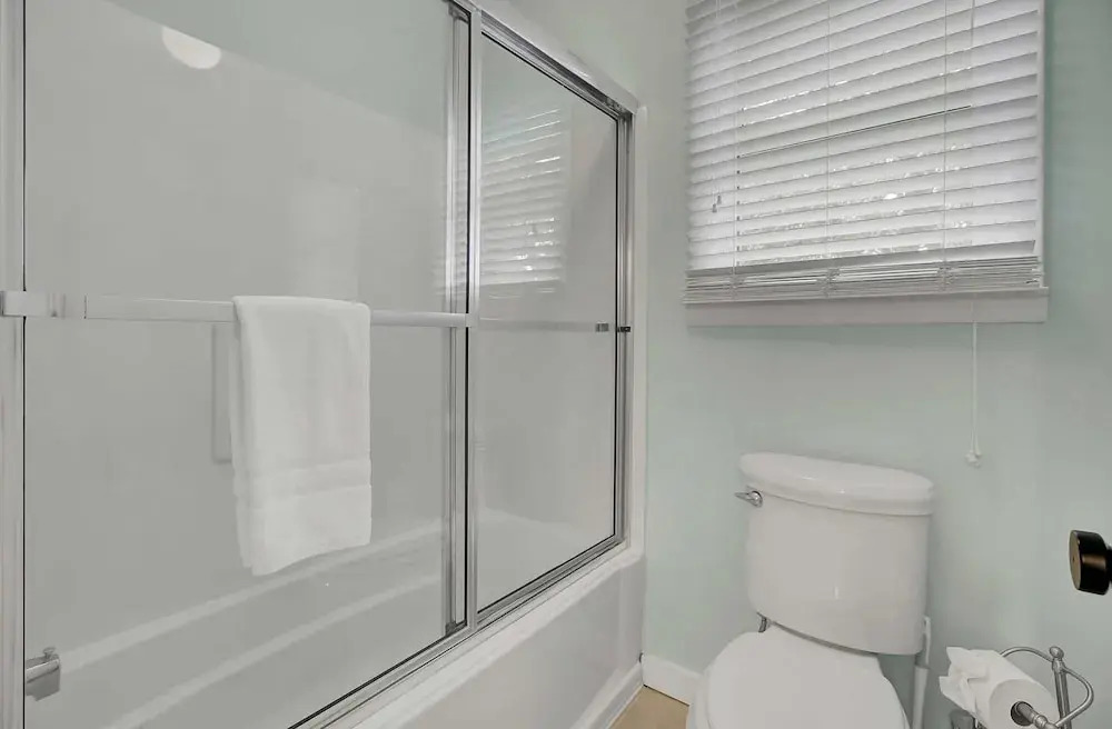 17 Oyster Row by Avantstay Lakefront Charm