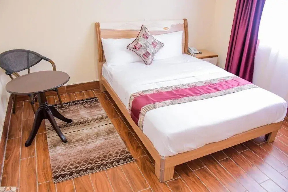Kiandani Hotel