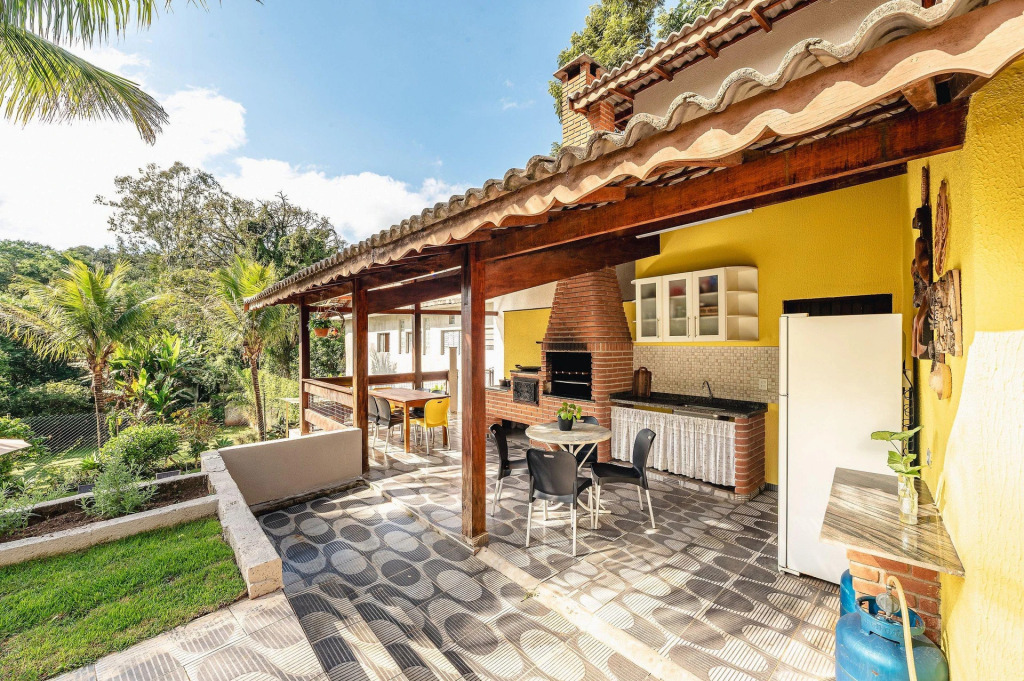 Refúgio e diversão para FAMÍLIAS a 60 min de SP - Piscina, Churrasqueira, wifi 300Mbps - PETFRIENDLY