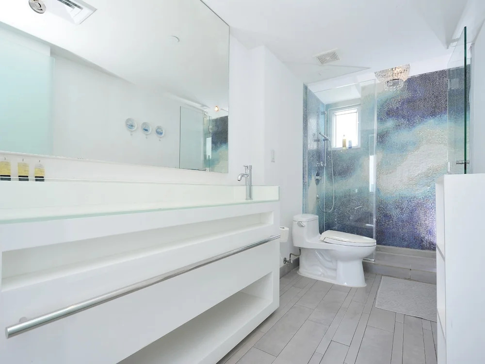 Miami World Rental - Mondrian 1026