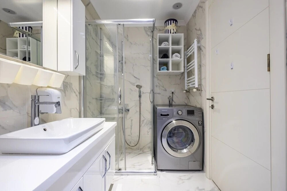 Flat With Rainbow Themed Interior in Goztepe