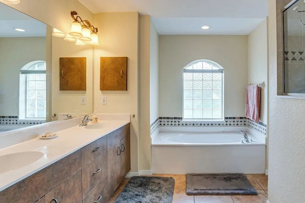 Beach Days & Fairways: Rotonda West Snowbird Home