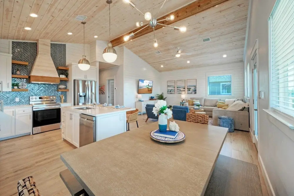 Coastal Retreat w/ Pool, Firepit, BBQ & Outdoor TV Lounge Deja Blue by Avantstay