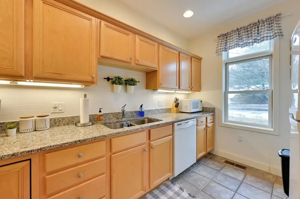 Bright Condo w/ Community Perks: Near Ski Quechee!