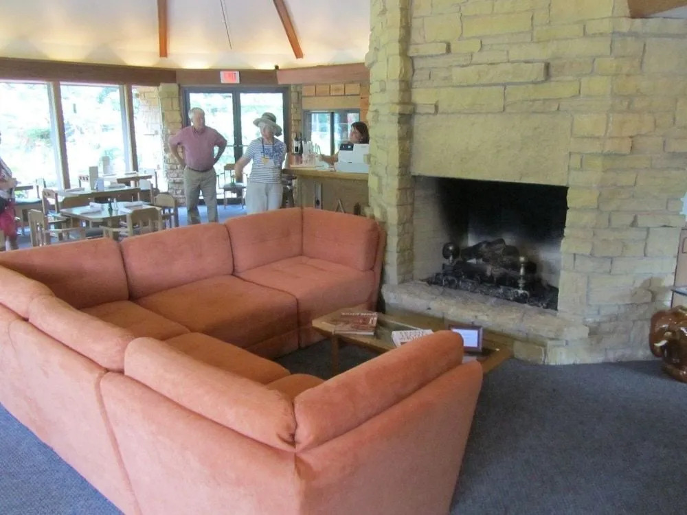 Spring Valley Inn