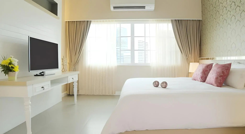 The Raya Surawong Bangkok