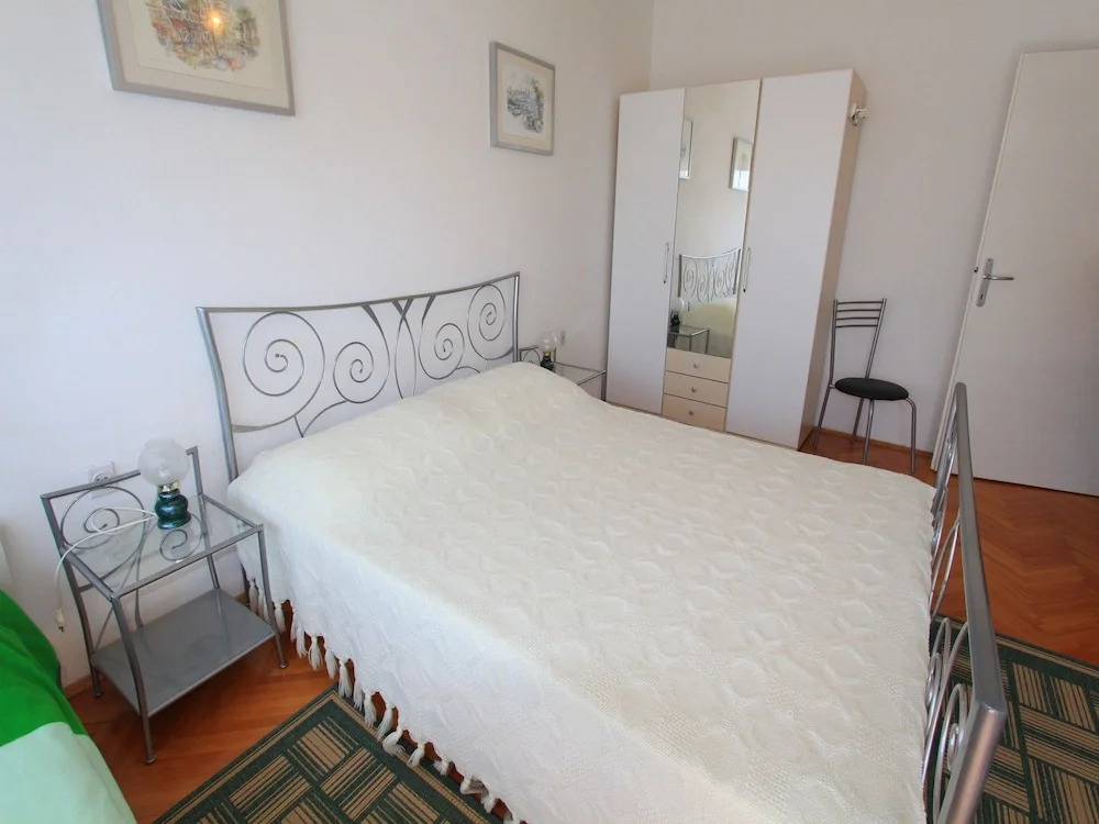 Apartment Dragi Kamen