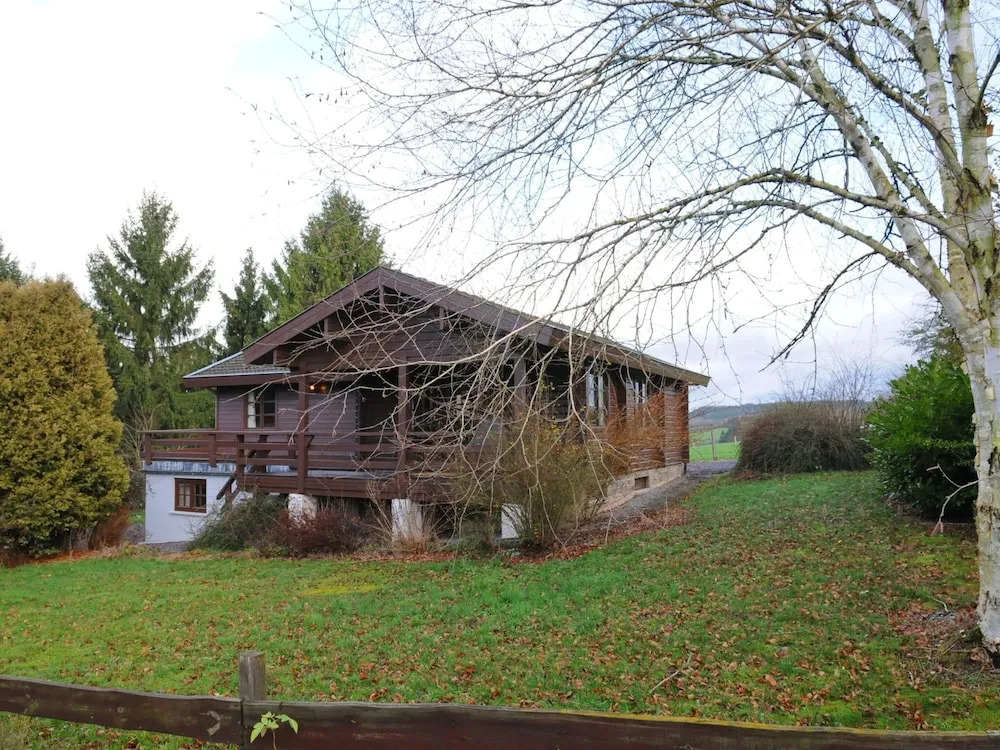 Traditional Chalet with Sauna, Spa Tub, & Relaxation Space near La Roche