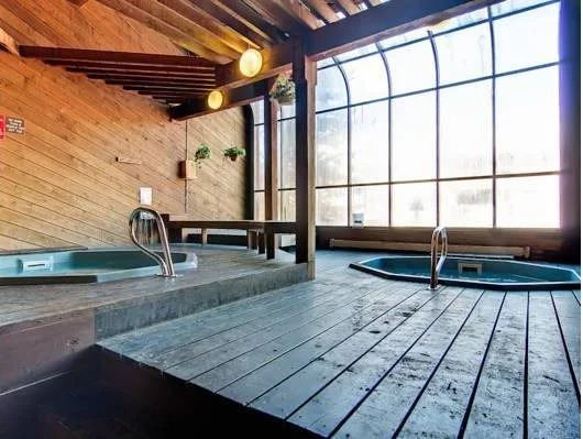 Cimarron Bear Condo: Fantastic Location, Sleeps 8