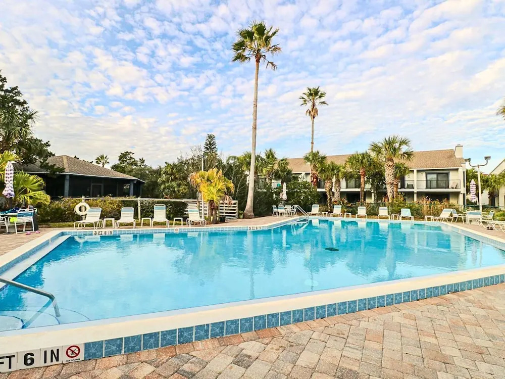 Sea Winds 52 by Distinctive Beach Rentals