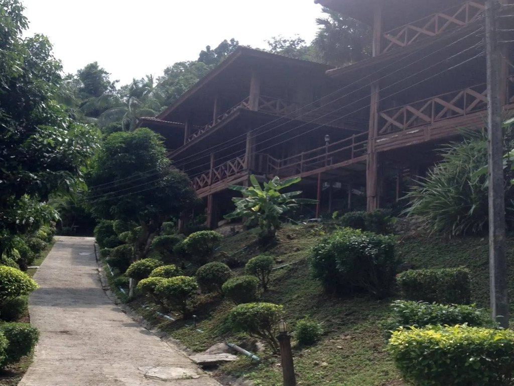 Koh Ngai Resort