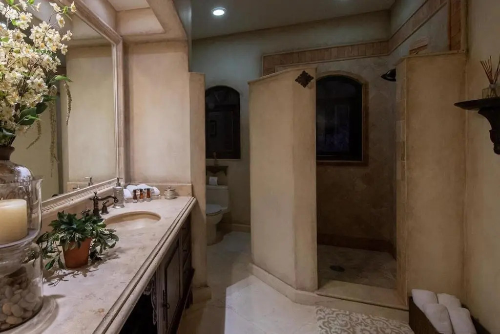 Stunning 6BD Pedregal Villa Maria